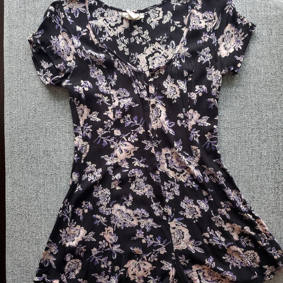 Billabong Floral Romper - Picture 2 of 12